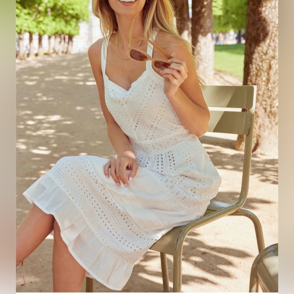 Skies Are Blue Sleeveless White Eyelet Dress NWT Size XS Tea Length Midi Dress